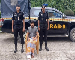 সড়কে লাশের সারি রেখে পালিয়ে যান ট্রাকচালক শফিকুল